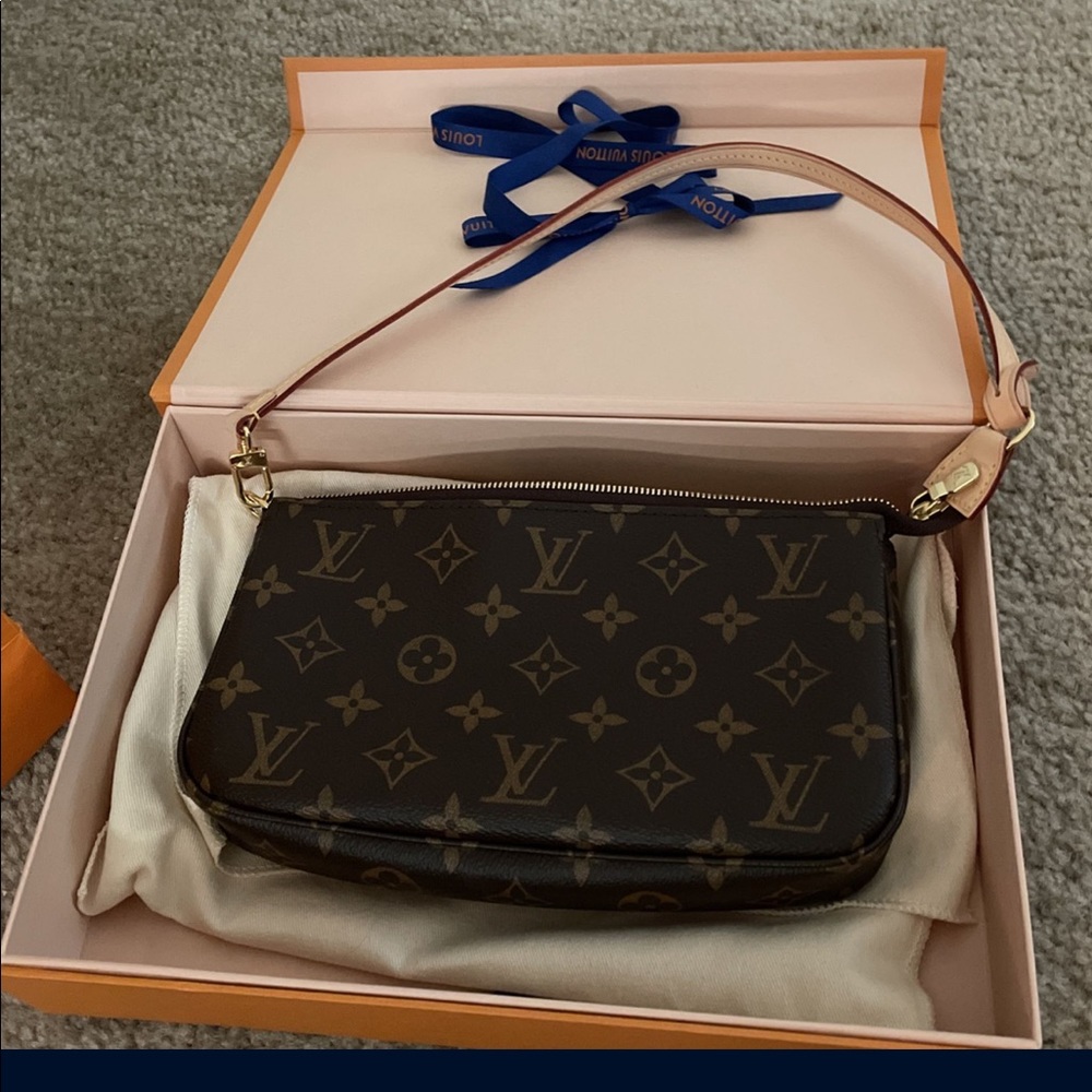 LV purse